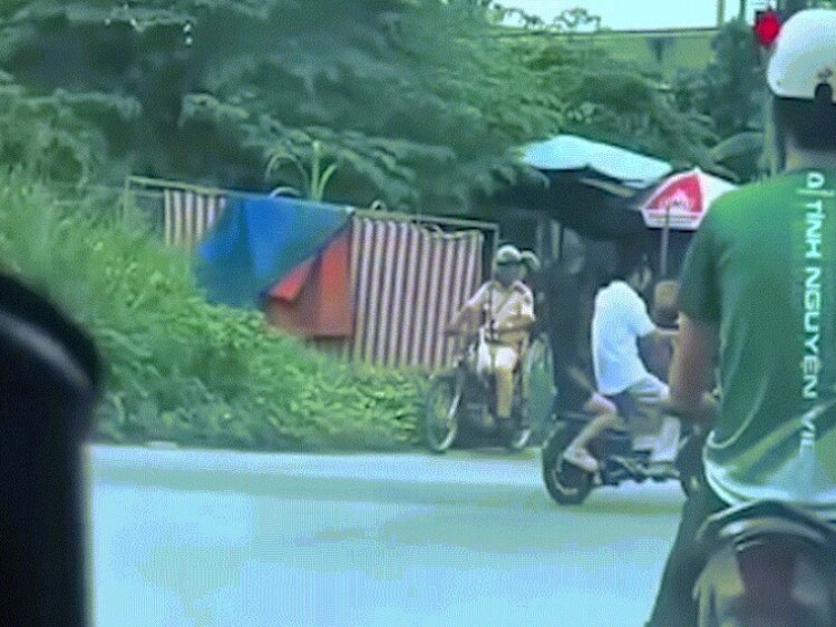 Clip: Pha xử lý “ấm lòng” của CSGT với người vi phạm khiến dân mạng thích thú