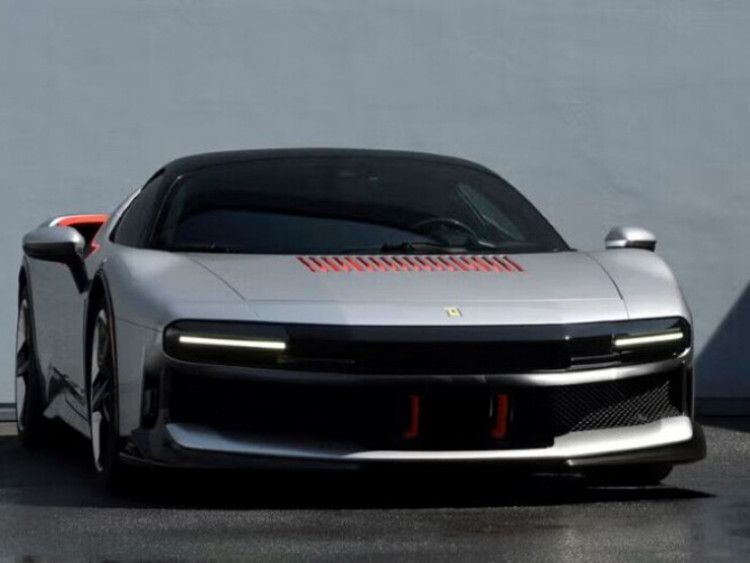 Siêu xe Ferrari độc bản CZ26 lộ điện