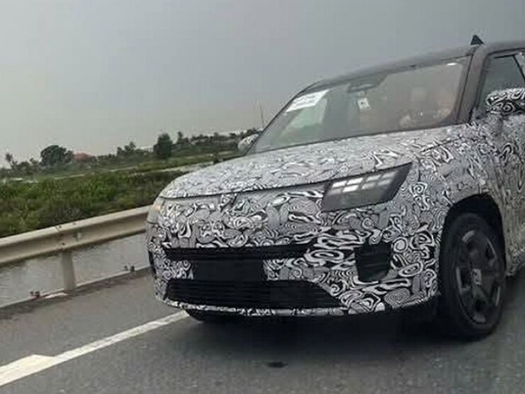SUV VinFast lạ mặt lộ diện trên đường: Gầm cao, dáng hầm hố, nghi có bản EREV