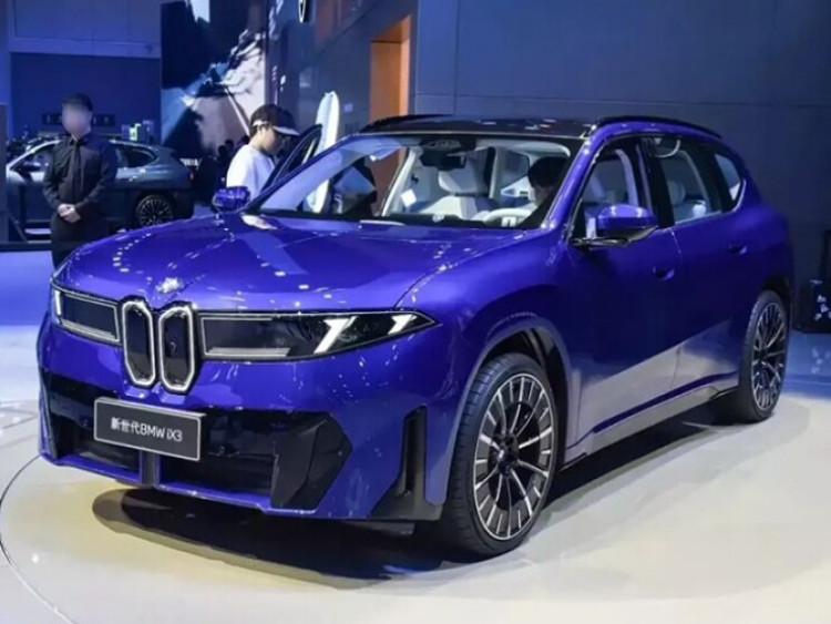 BMW trình làng mẫu xe điện iX3 phiên bản kéo dài L