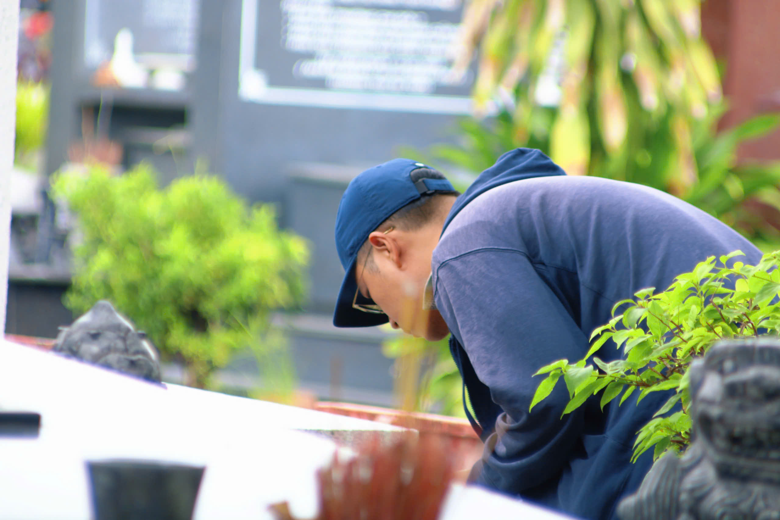 Nhiều người trẻ lựa chọn tưởng nhớ người có công tại Nghĩa trang TP.HCM - 10