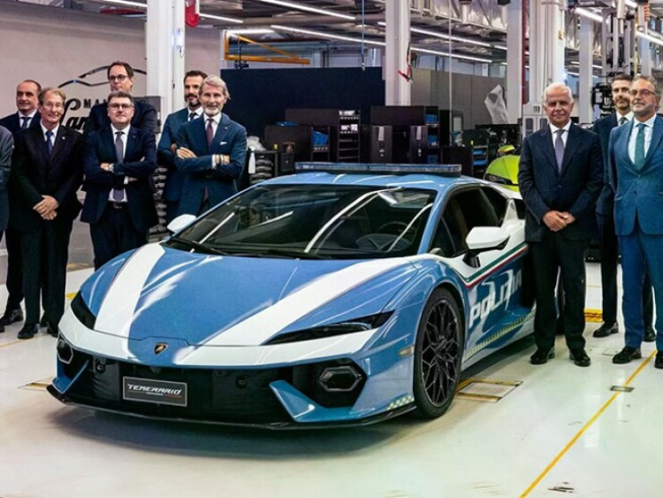Ngắm “hàng khủng” Lamborghini Temerario cảnh sát Ý